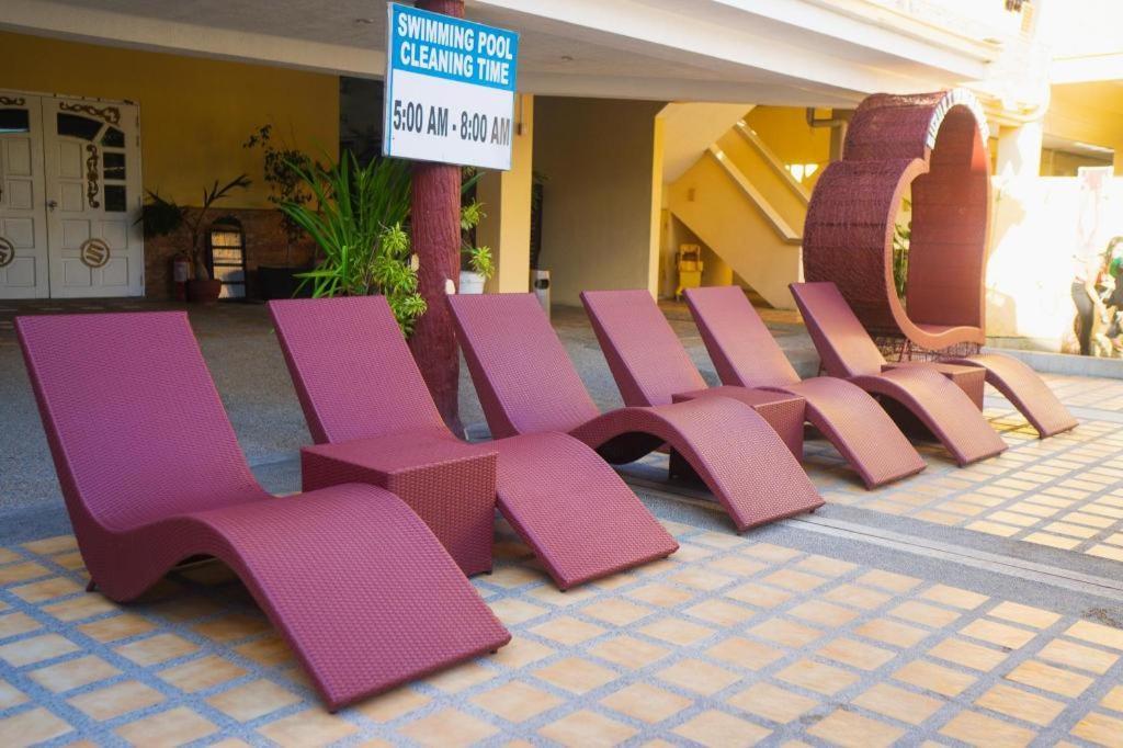 Suzuki Beach Hotel Olongapo Eksteriør billede