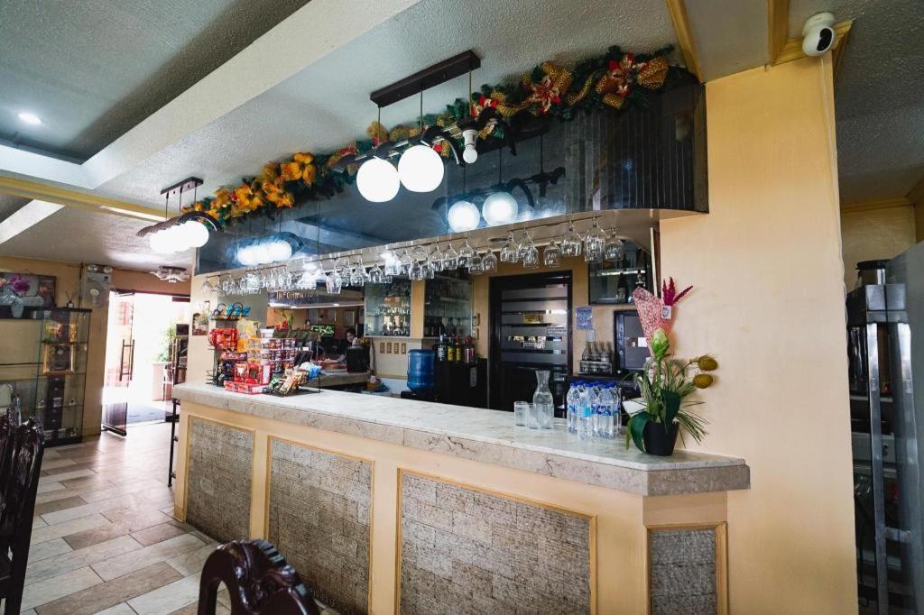 Suzuki Beach Hotel Olongapo Eksteriør billede