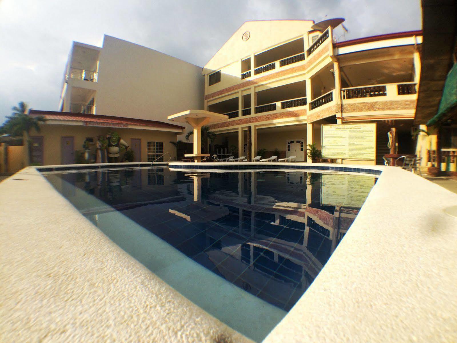 Suzuki Beach Hotel Olongapo Eksteriør billede