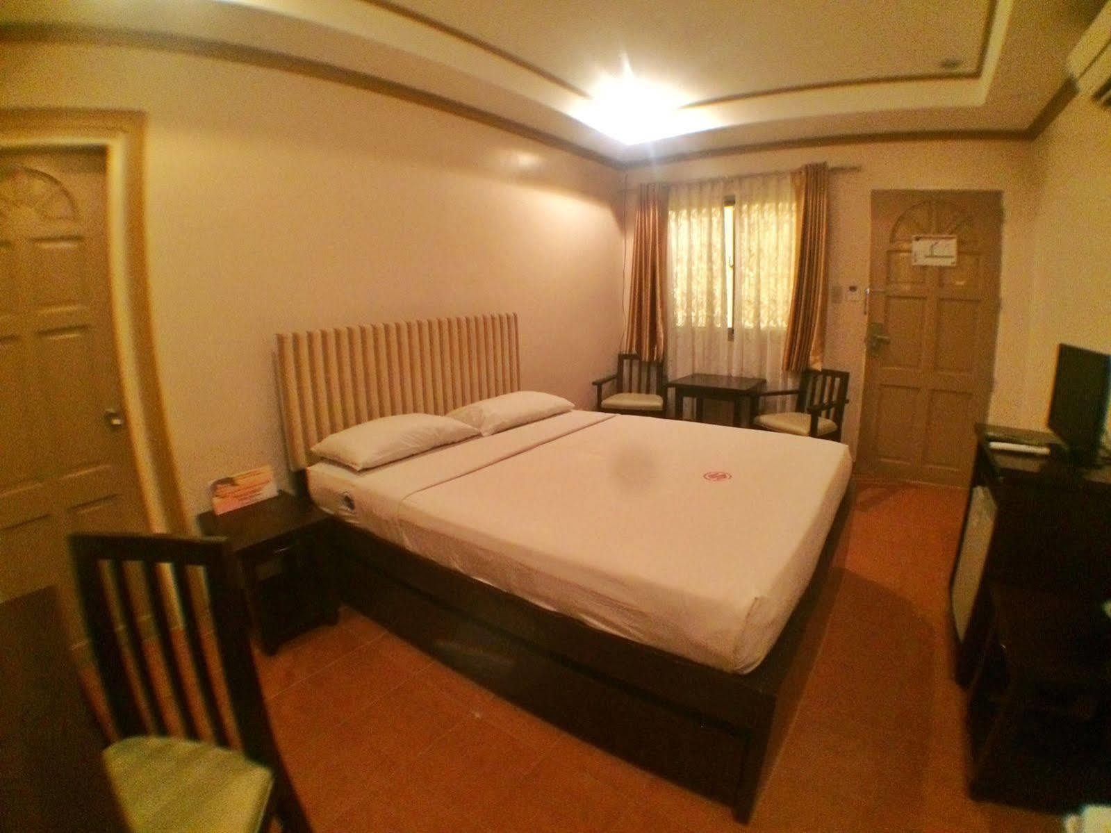 Suzuki Beach Hotel Olongapo Eksteriør billede